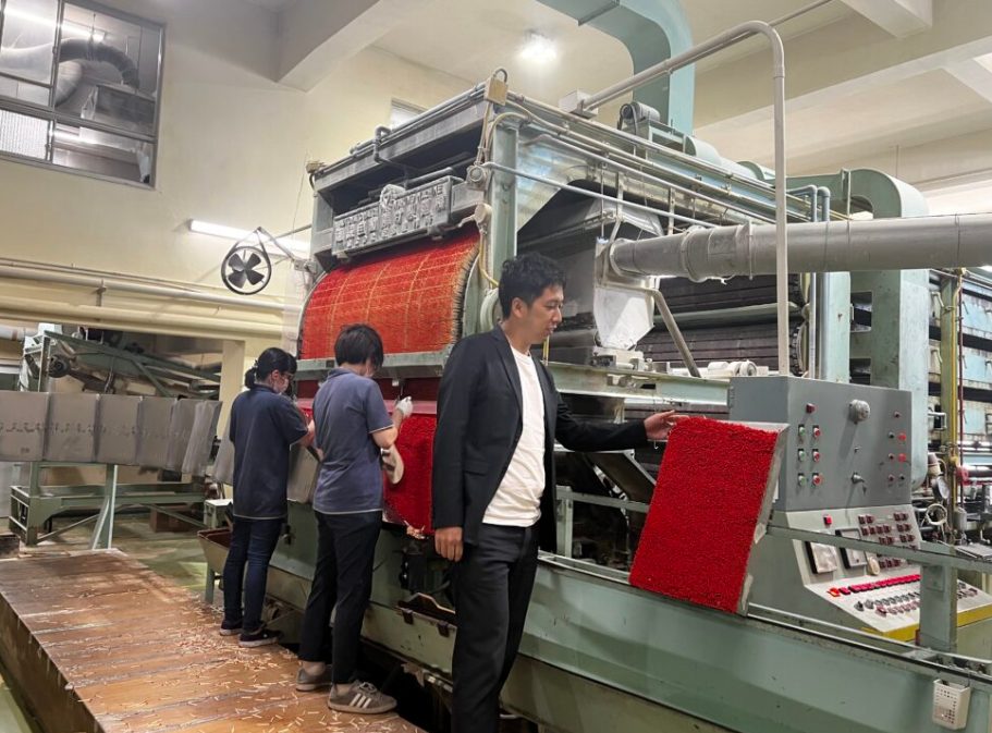 マッチ製造機　提供：株式会社日東社